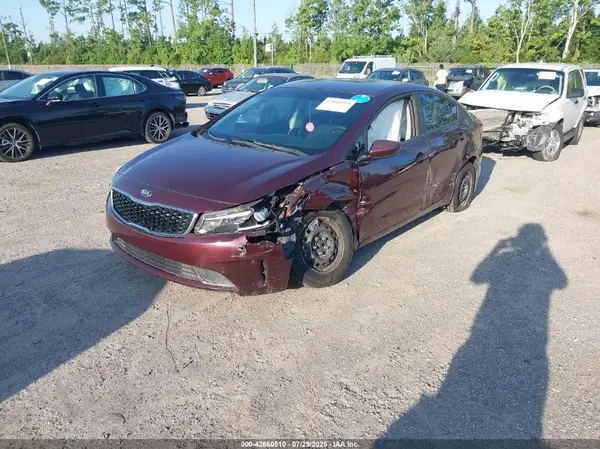3KPFK4A76HE058978 2017 KIA FORTE - Image 2
