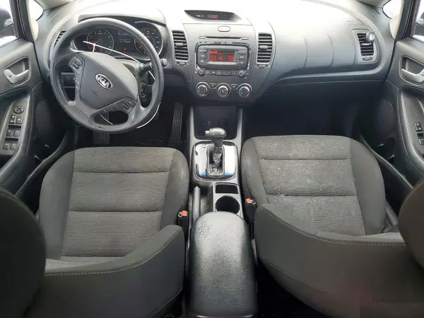 3KPFK4A76HE059256 2017 KIA FORTE - Image 8