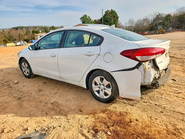 3KPFK4A76HE059600 2017 KIA FORTE - Image 2