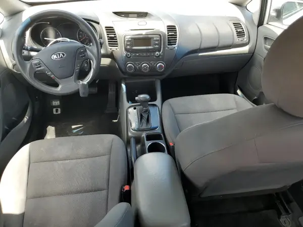 3KPFK4A76HE062478 2017 KIA FORTE - Image 8