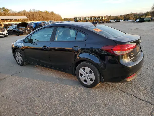 3KPFK4A76HE063775 2017 KIA FORTE - Image 2