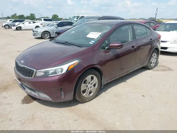 3KPFK4A76HE063792 2017 KIA FORTE - Image 2