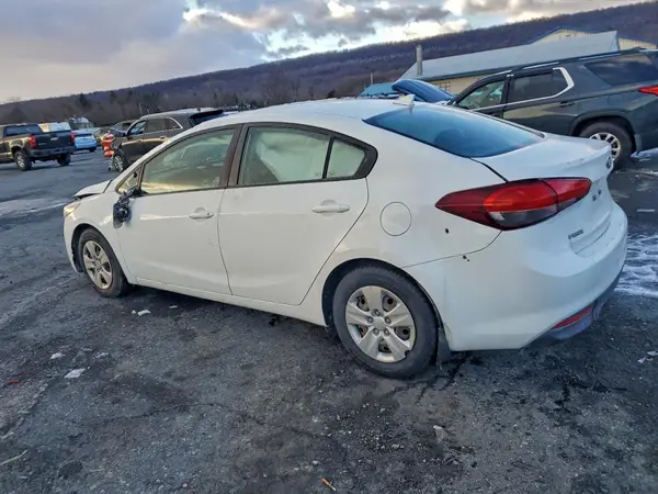 3KPFK4A76HE064165 2017 KIA FORTE - Image 2
