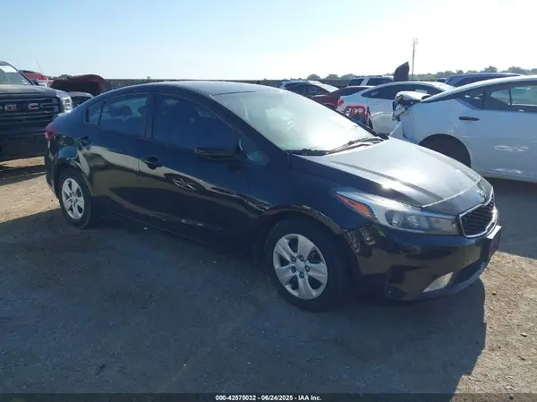 3KPFK4A76HE064523 2017 KIA FORTE - Image 1