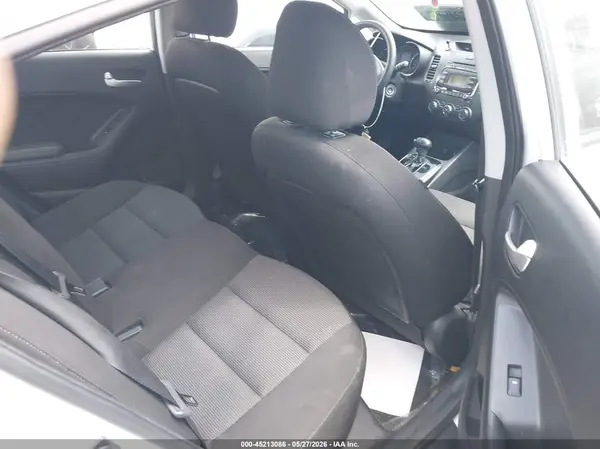3KPFK4A76HE066188 2017 KIA FORTE - Image 8