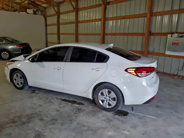 3KPFK4A76HE066272 2017 KIA FORTE - Image 2