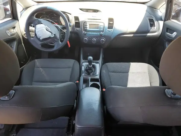 3KPFK4A76HE066384 2017 KIA FORTE - Image 8