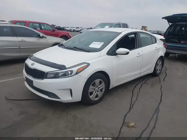 3KPFK4A76HE069527 2017 KIA FORTE - Image 2