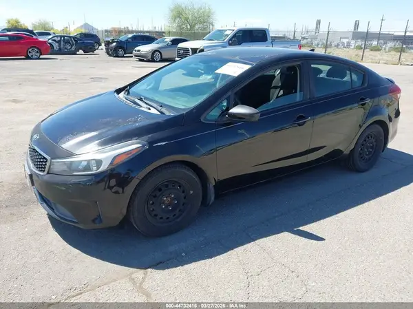 3KPFK4A76HE070001 2017 KIA FORTE - Image 2