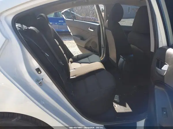 3KPFK4A76HE071326 2017 KIA FORTE - Image 8