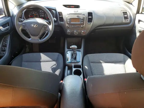 3KPFK4A76HE072332 2017 KIA FORTE - Image 8