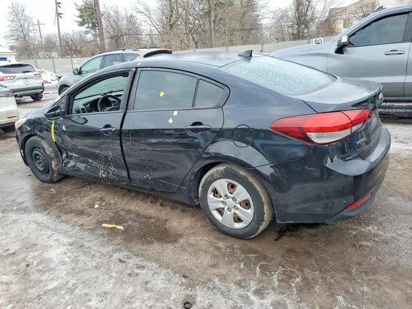 3KPFK4A76HE072704 2017 KIA FORTE - Image 2