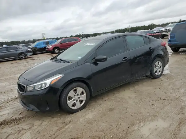 3KPFK4A76HE077093 2017 KIA FORTE - Image 1