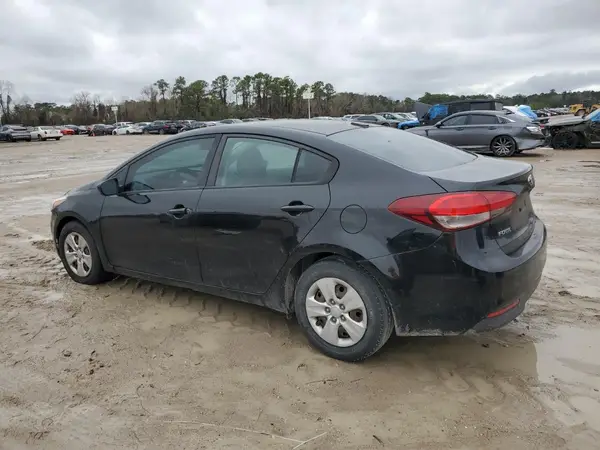 3KPFK4A76HE077093 2017 KIA FORTE - Image 2