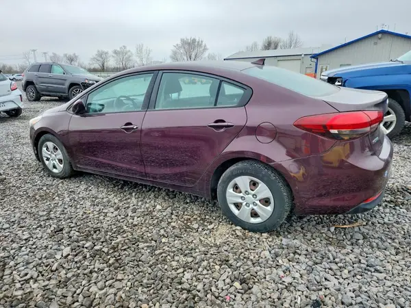 3KPFK4A76HE077580 2017 KIA FORTE - Image 2