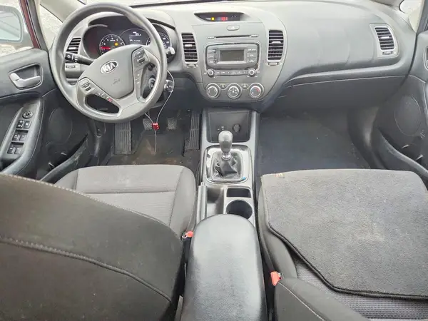 3KPFK4A76HE077580 2017 KIA FORTE - Image 8