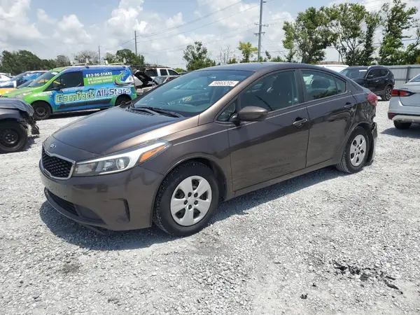 3KPFK4A76HE077823 2017 KIA FORTE - Image 1