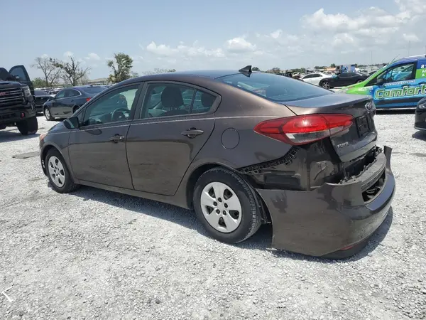 3KPFK4A76HE077823 2017 KIA FORTE - Image 2