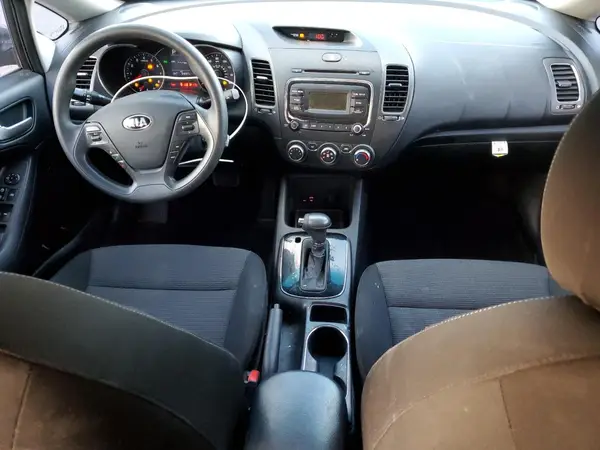 3KPFK4A76HE078325 2017 KIA FORTE - Image 8