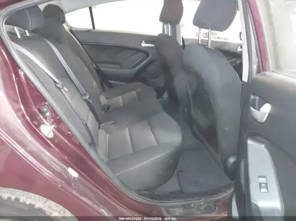 3KPFK4A76HE078812 2017 KIA FORTE - Image 8