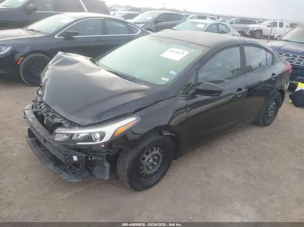 3KPFK4A76HE081130 2017 KIA FORTE - Image 2