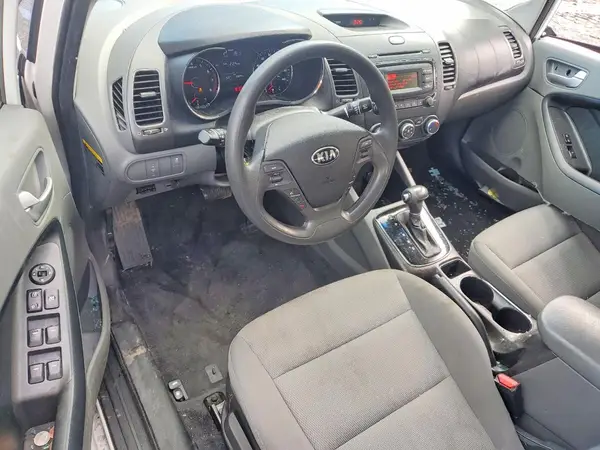 3KPFK4A76HE081788 2017 KIA FORTE - Image 8