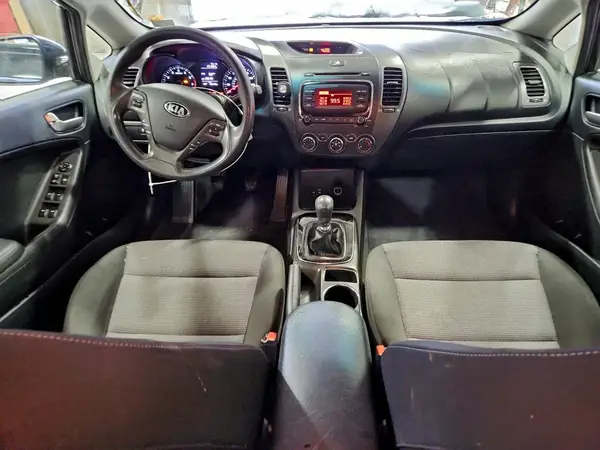 3KPFK4A76HE083606 2017 KIA FORTE - Image 8