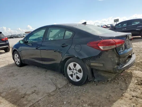 3KPFK4A76HE084688 2017 KIA FORTE - Image 2