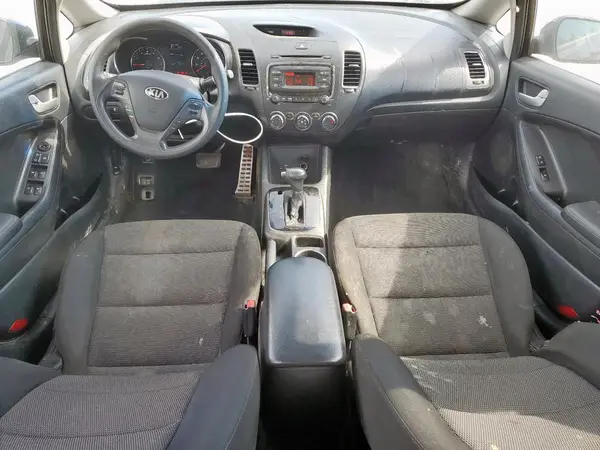 3KPFK4A76HE084688 2017 KIA FORTE - Image 8