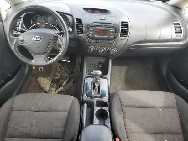 3KPFK4A76HE085436 2017 KIA FORTE - Image 8