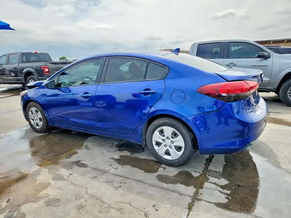 3KPFK4A76HE085565 2017 KIA FORTE - Image 2