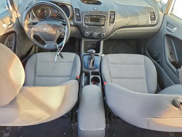 3KPFK4A76HE087686 2017 KIA FORTE - Image 8