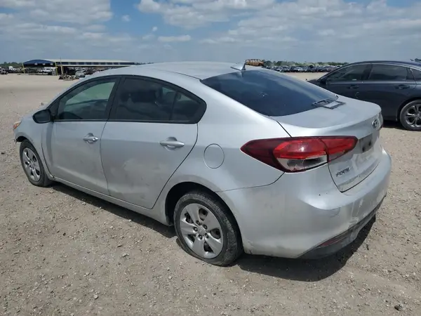 3KPFK4A76HE088496 2017 KIA FORTE - Image 2