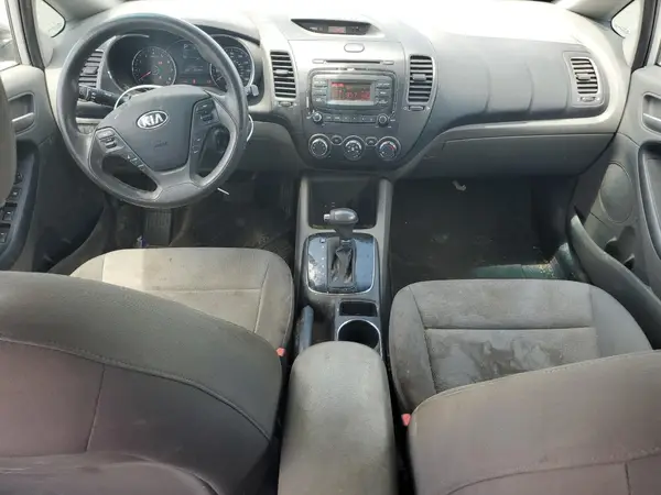 3KPFK4A76HE088496 2017 KIA FORTE - Image 8