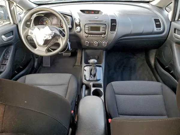 3KPFK4A76HE089244 2017 KIA FORTE - Image 8