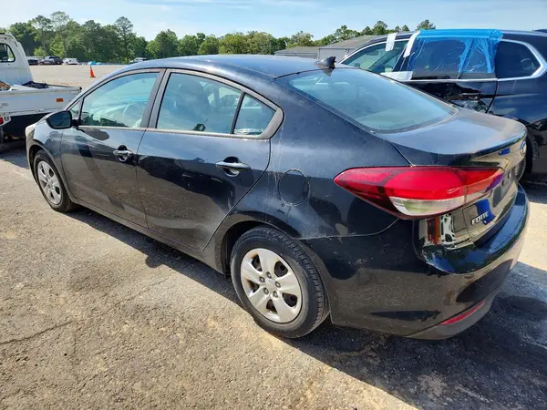 3KPFK4A76HE089633 2017 KIA FORTE - Image 2
