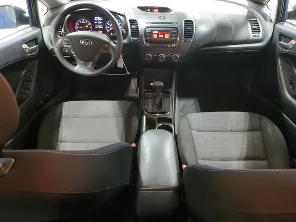 3KPFK4A76HE090085 2017 KIA FORTE - Image 8