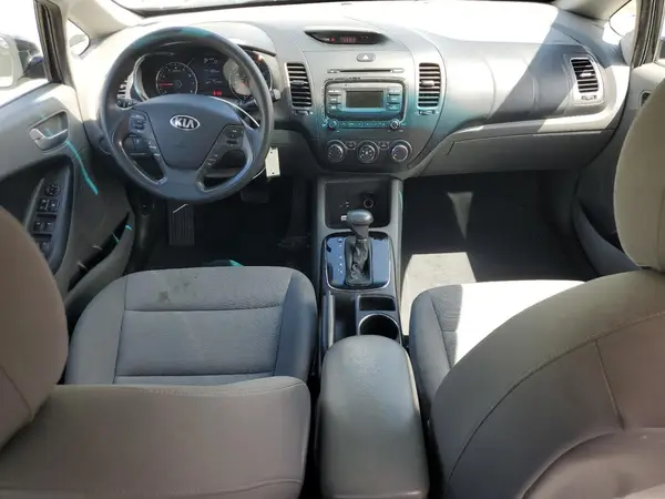 3KPFK4A76HE090104 2017 KIA FORTE - Image 8