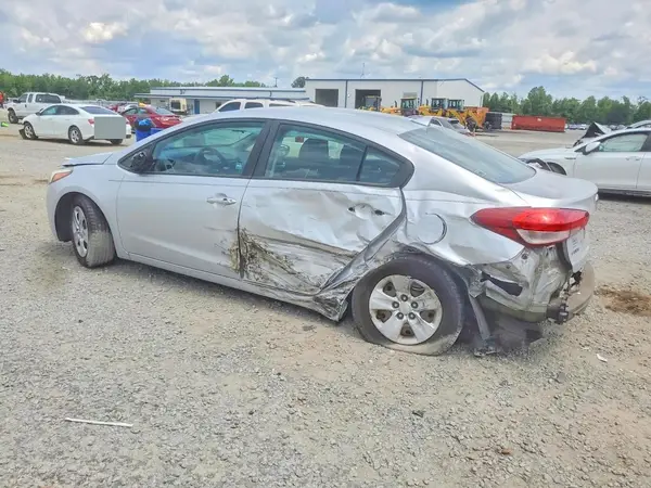 3KPFK4A76HE090667 2017 KIA FORTE - Image 2