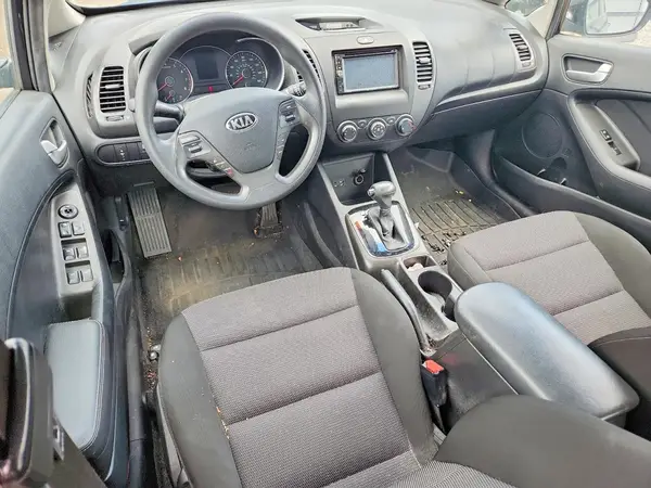 3KPFK4A76HE091091 2017 KIA FORTE - Image 8