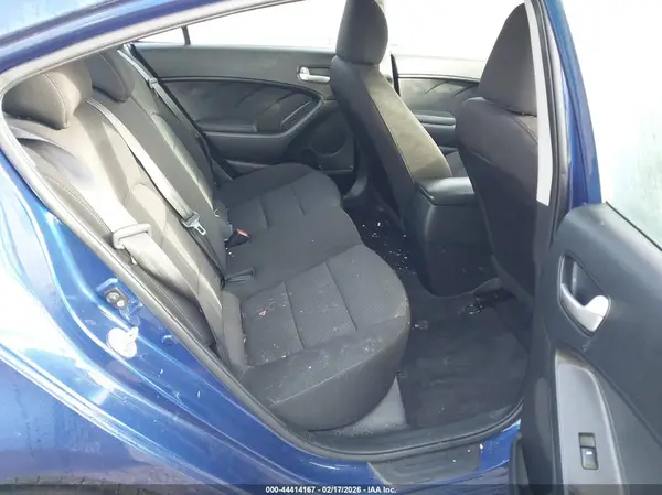 3KPFK4A76HE092323 2017 KIA FORTE - Image 8