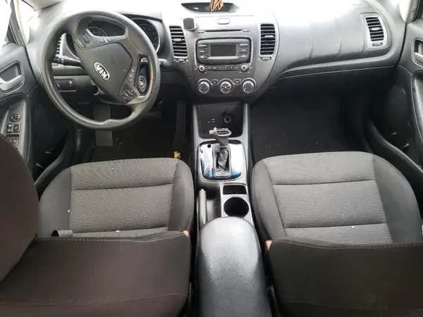 3KPFK4A76HE092886 2017 KIA FORTE - Image 8