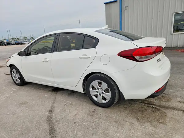 3KPFK4A76HE092984 2017 KIA FORTE - Image 2