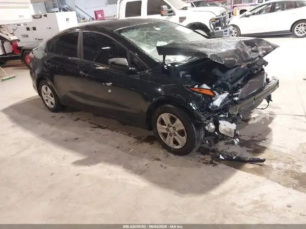 3KPFK4A76HE094377 2017 KIA FORTE - Image 1
