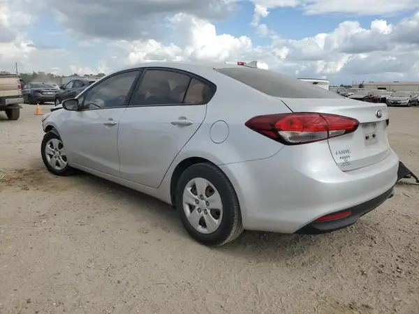 3KPFK4A76HE094976 2017 KIA FORTE - Image 2