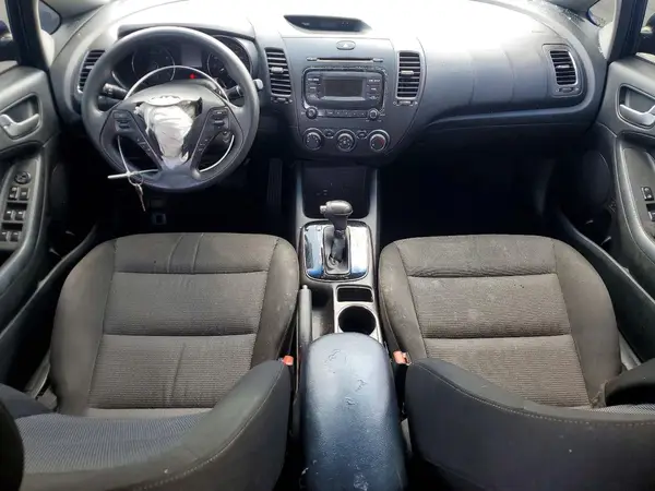3KPFK4A76HE095335 2017 KIA FORTE - Image 8