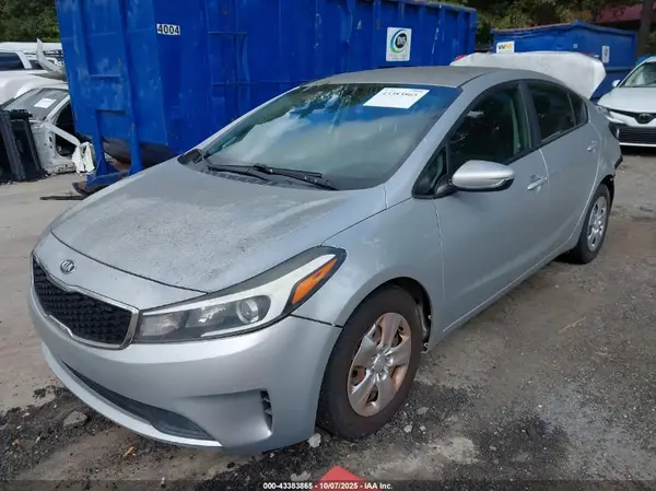 3KPFK4A76HE095707 2017 KIA FORTE - Image 2