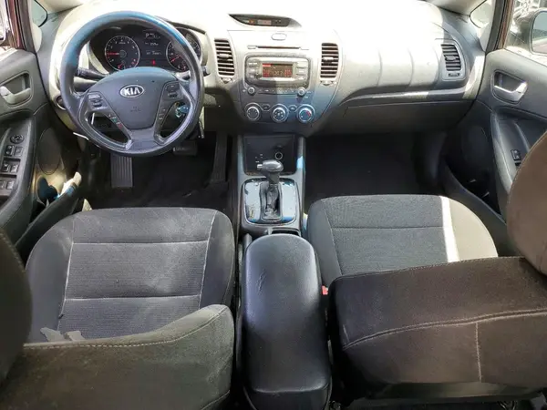 3KPFK4A76HE097196 2017 KIA FORTE - Image 8