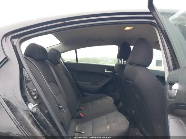3KPFK4A76HE099675 2017 KIA FORTE - Image 8