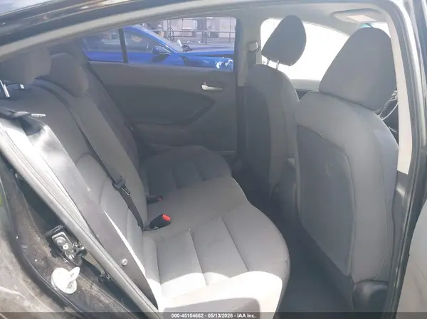 3KPFK4A76HE100436 2017 KIA FORTE - Image 8